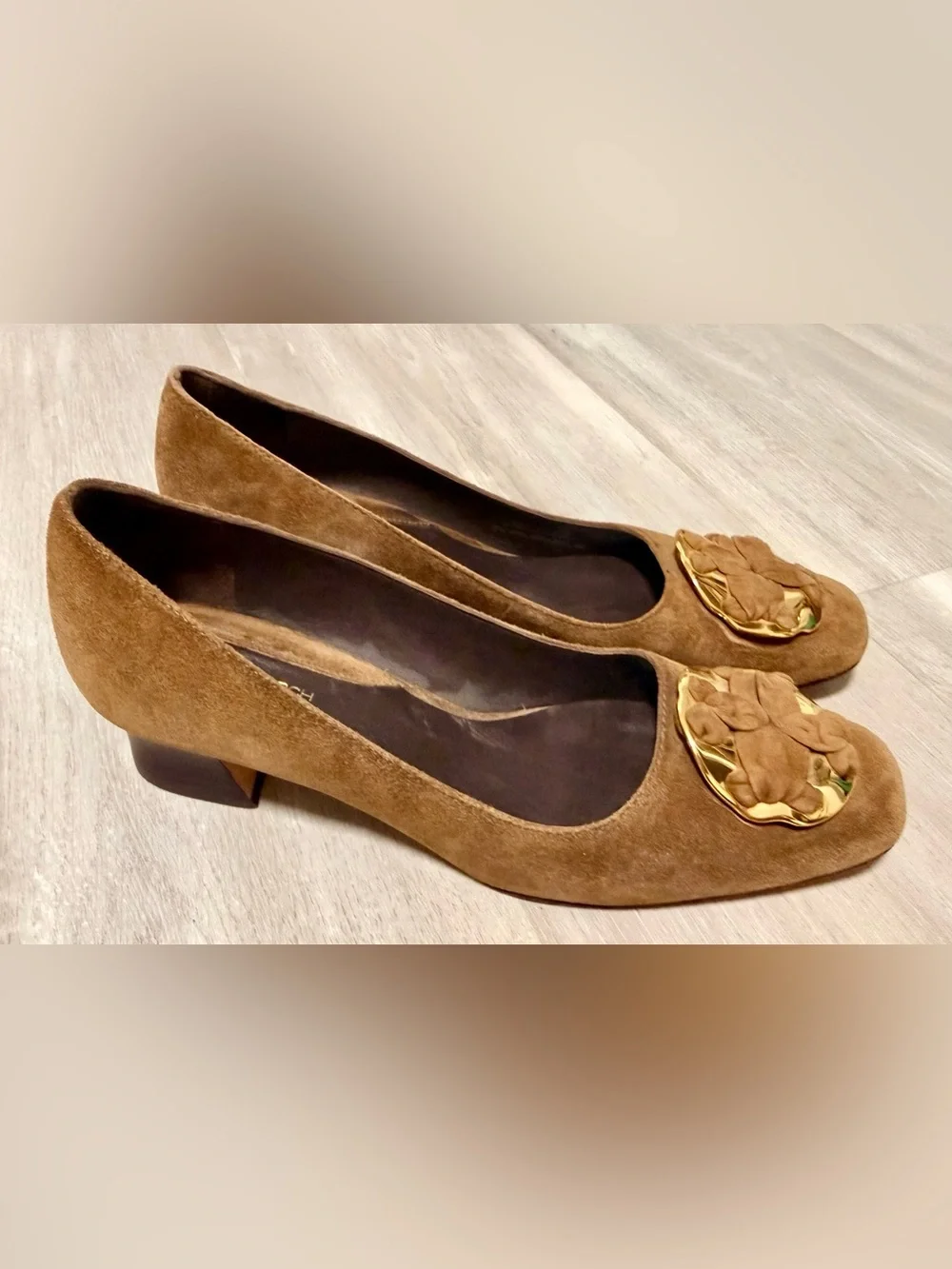 Tory Burch Brown Suede Ballet Flats Women’s Size 8M Gold Logo Medallion Shoes